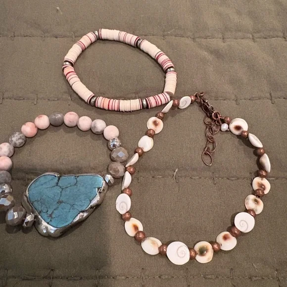 Turquoise and Shell Women's Jewelry Set - Picture 1 of 1